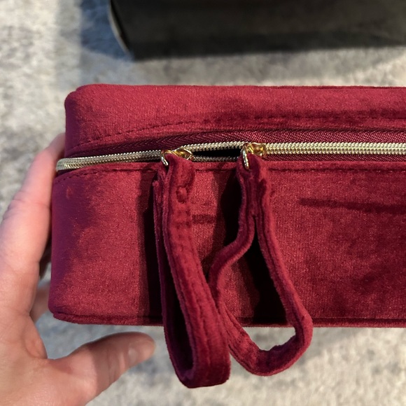 NWT Dolce & Gabbana Beauty Makeup Case Red Velvet - Picture 7 of 7
